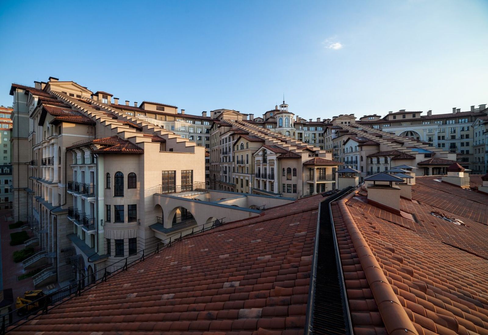 Italian Quarters — image 6